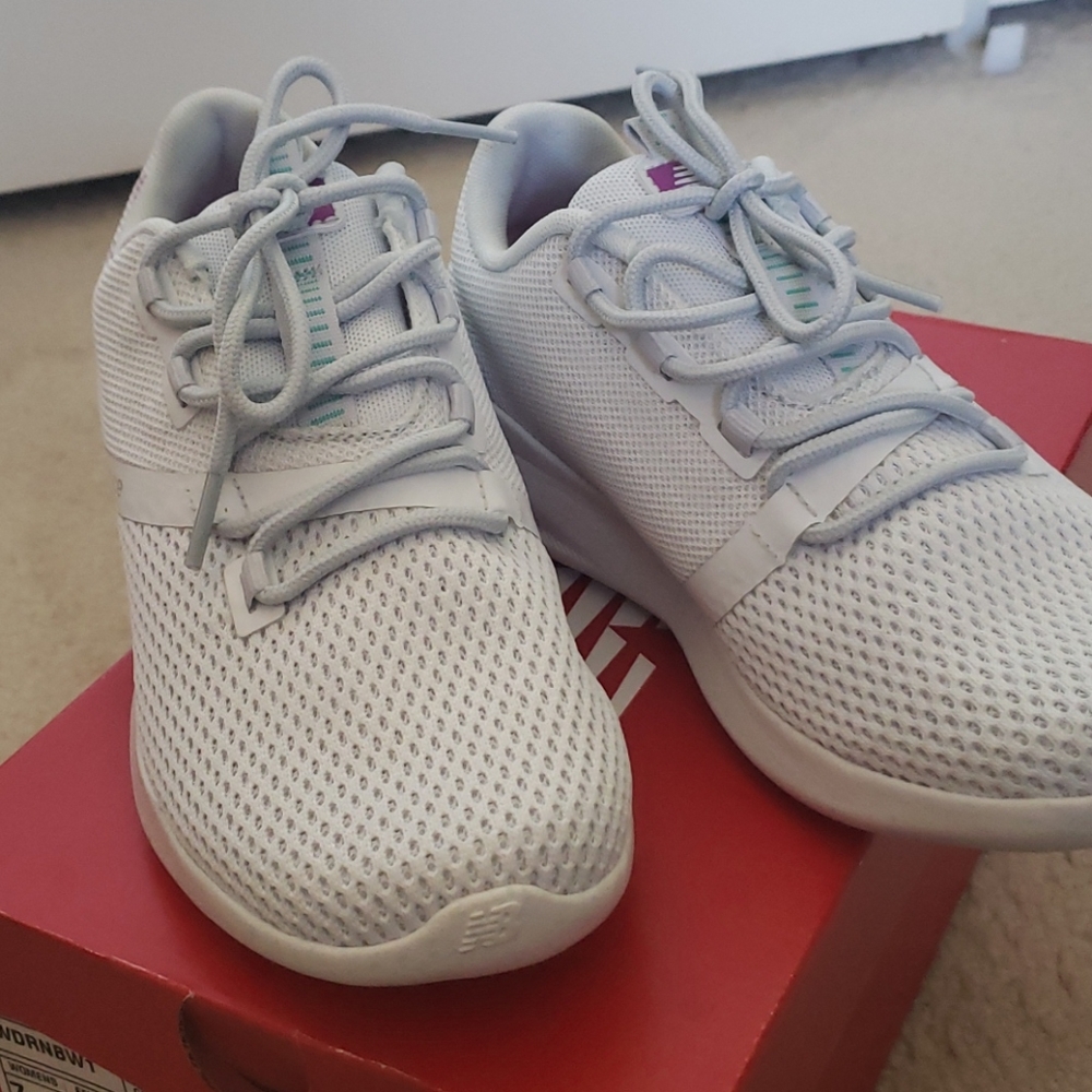 New Balance WDRNBW1 athletic shoe size 7